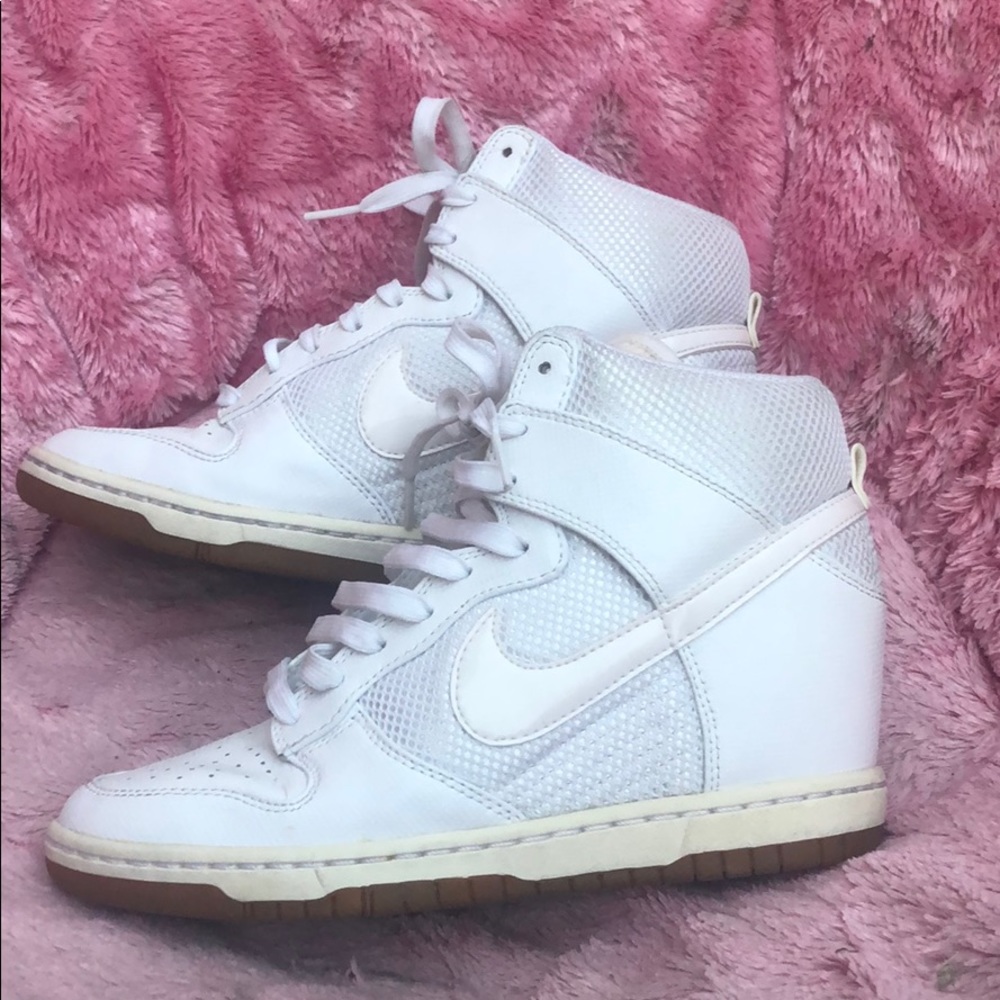 Nike sneaker wedge 7.5